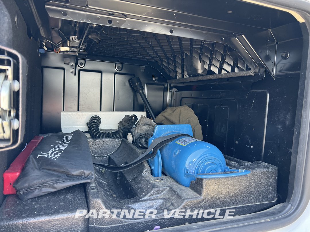 frontLeft : Mercedes Actros 1845 Tractor