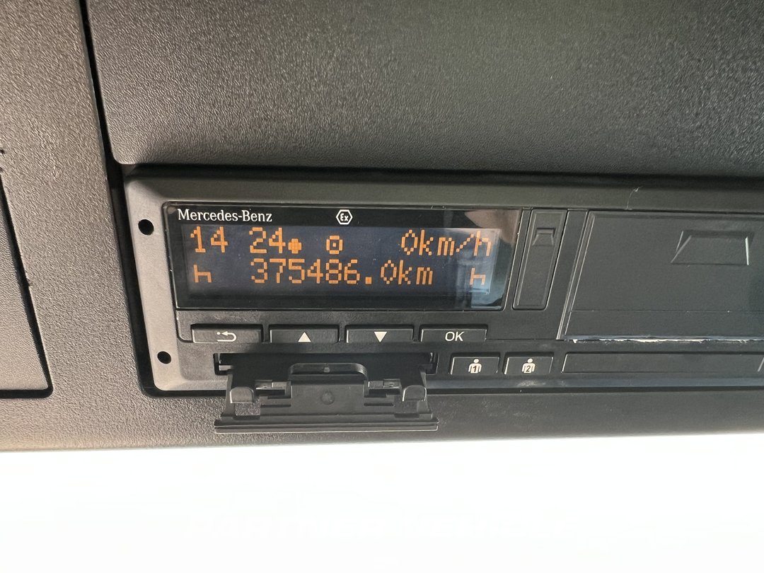frontLeft : Mercedes Actros 1845 Tractor