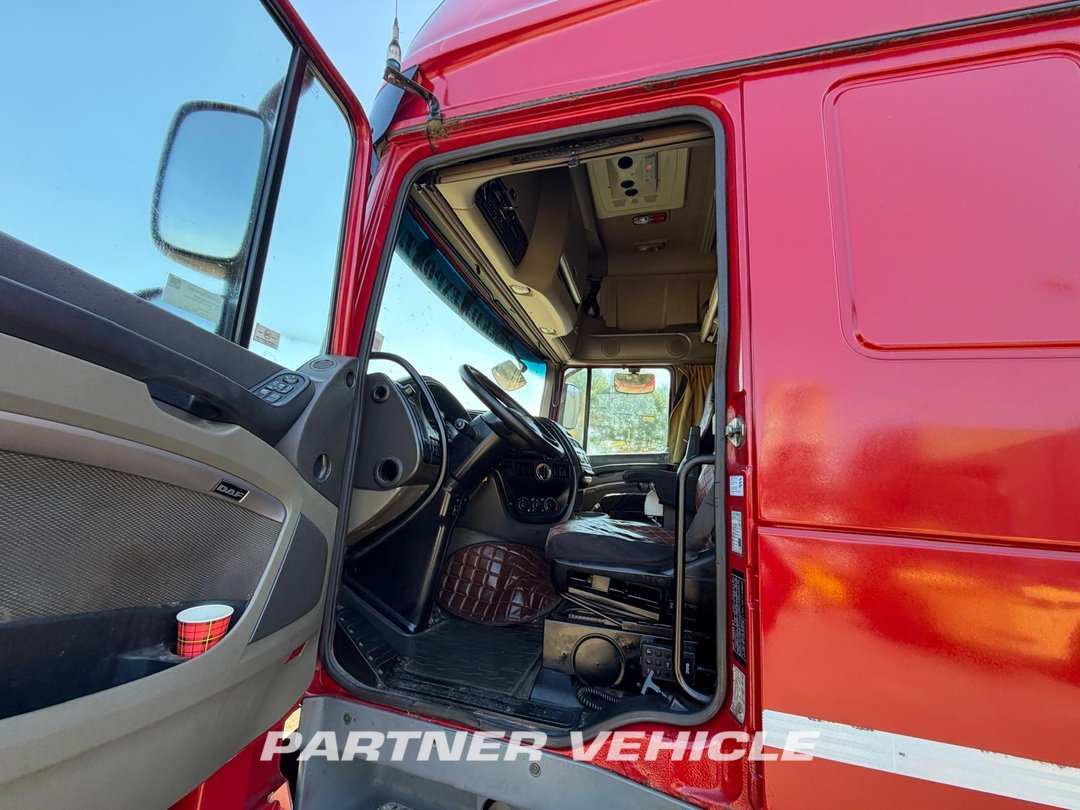 frontLeft : DAF XF105.460 Trækker