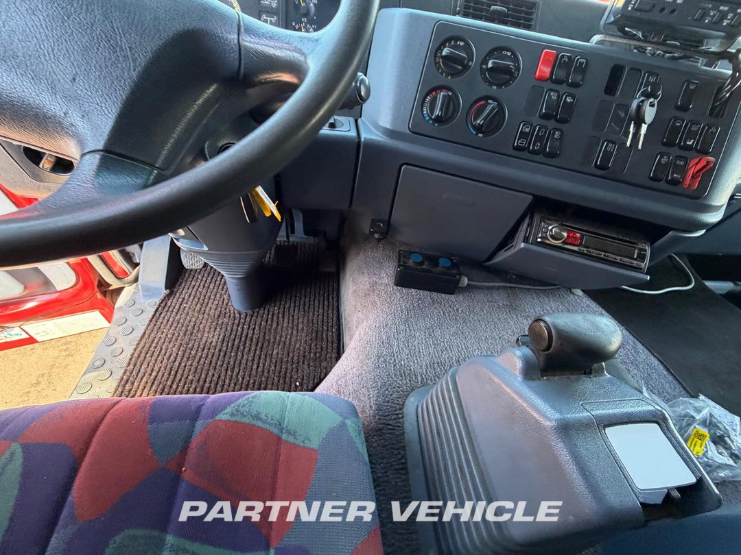 frontLeft : Mercedes Actros 1840 Kapell