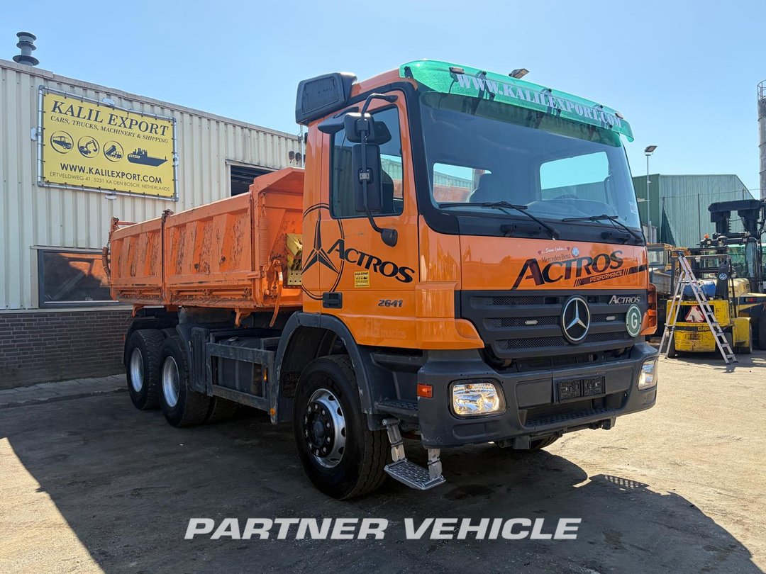 frontLeft : Mercedes Actros 2641 شاحنة قلاب