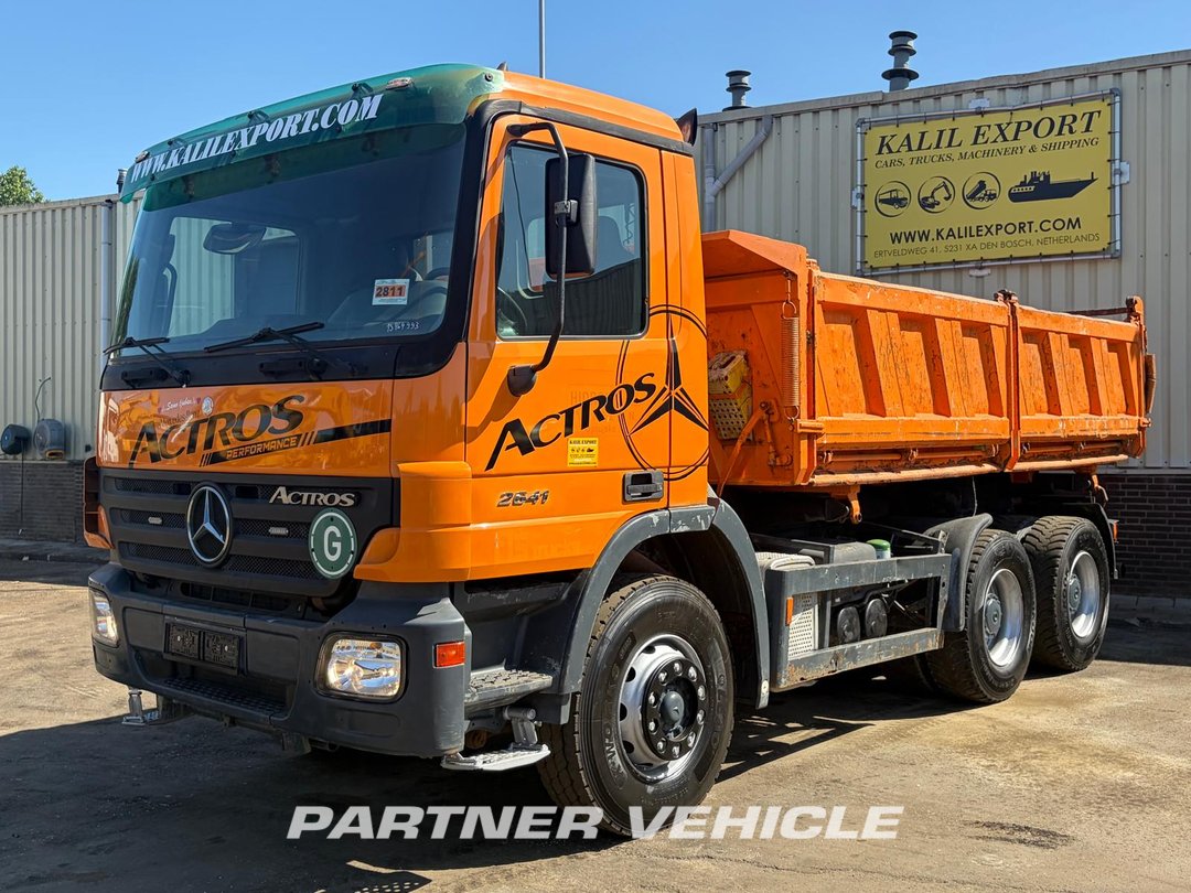 frontLeft : Mercedes Actros 2641 شاحنة قلاب