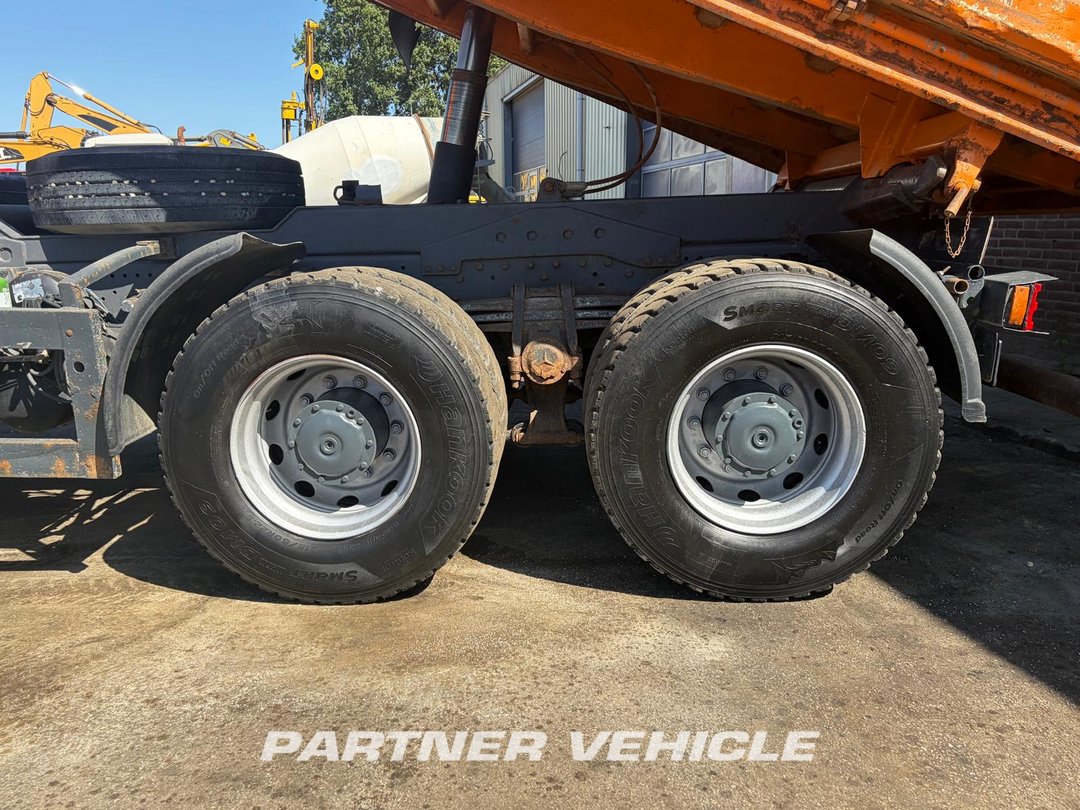 frontLeft : Mercedes Actros 2641 شاحنة قلاب