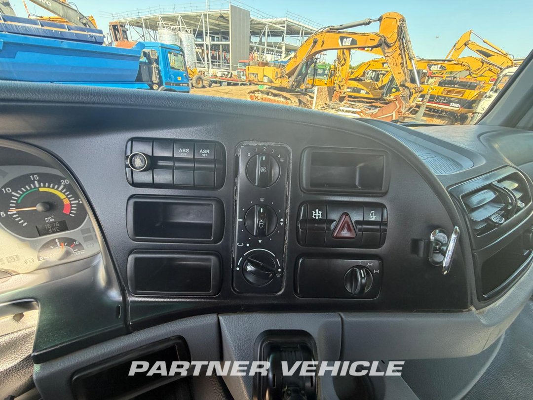 frontLeft : Mercedes Actros 2641 شاحنة قلاب