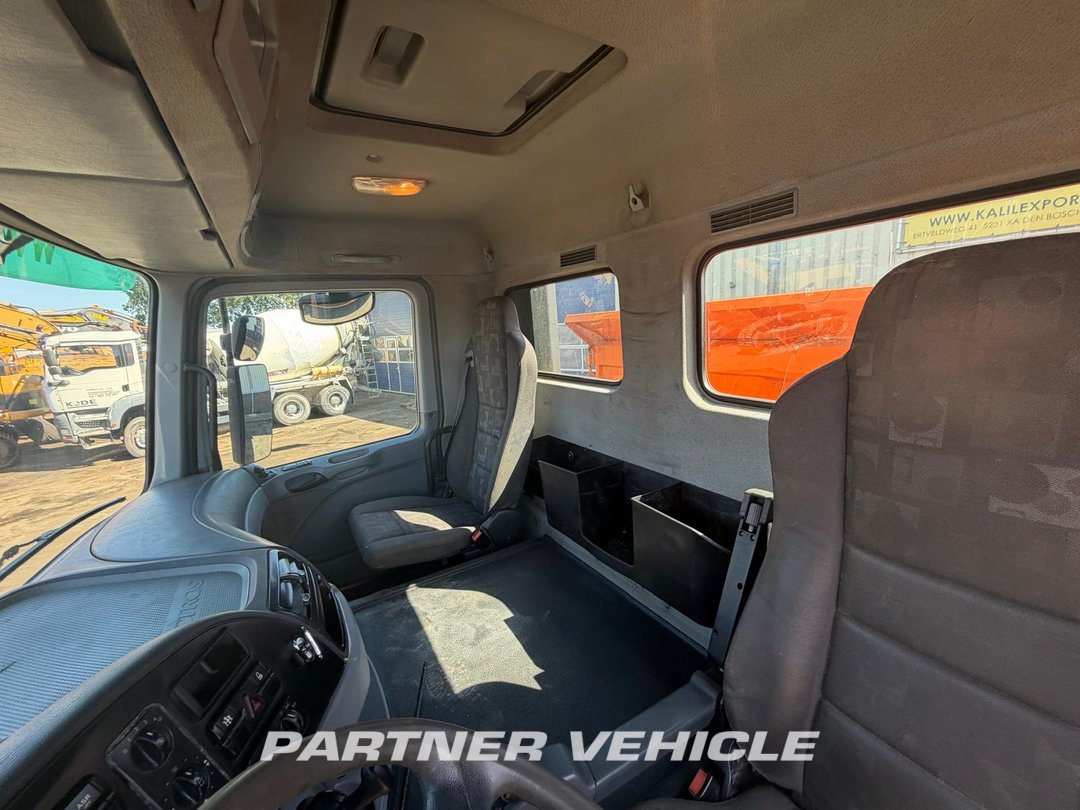 frontLeft : Mercedes Actros 2641 شاحنة قلاب