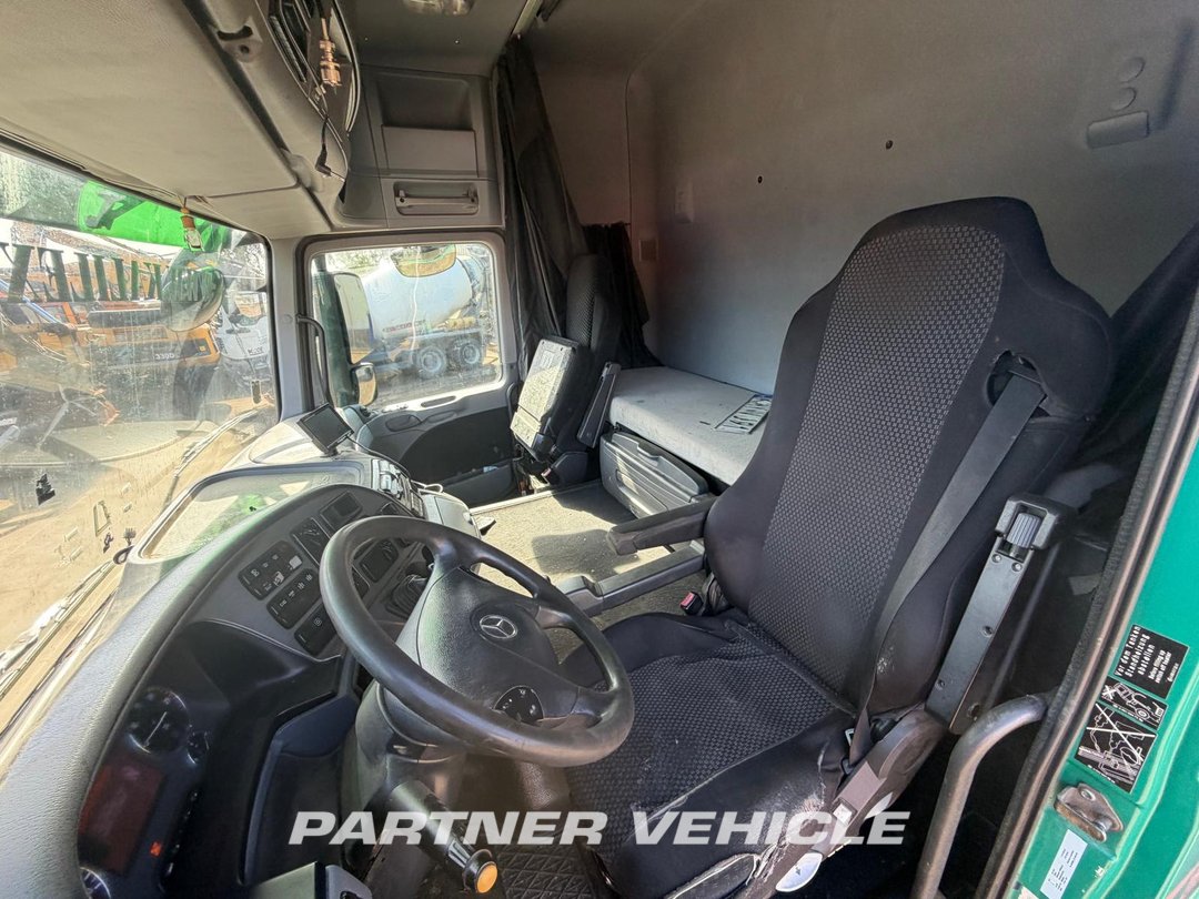 frontLeft : Mercedes Actros 3355 الشاسيه