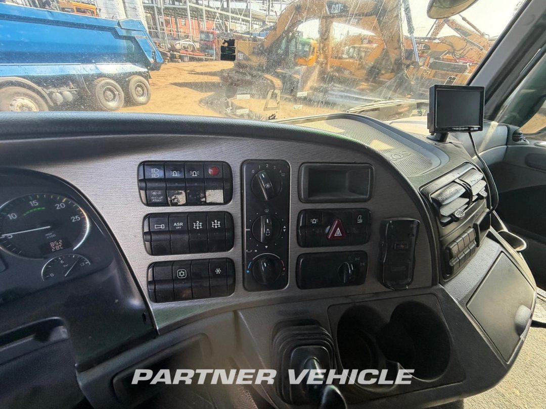 frontLeft : Mercedes Actros 3355 الشاسيه