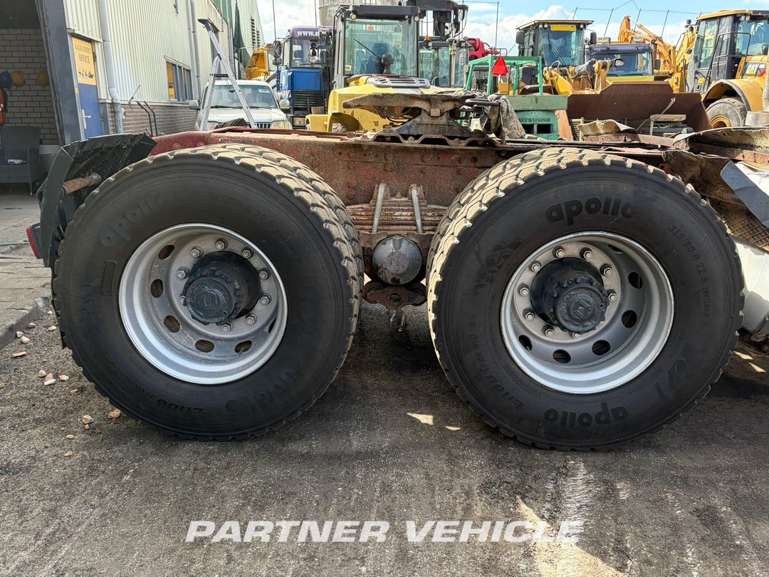 frontLeft : Renault Magnum 500 Влекач