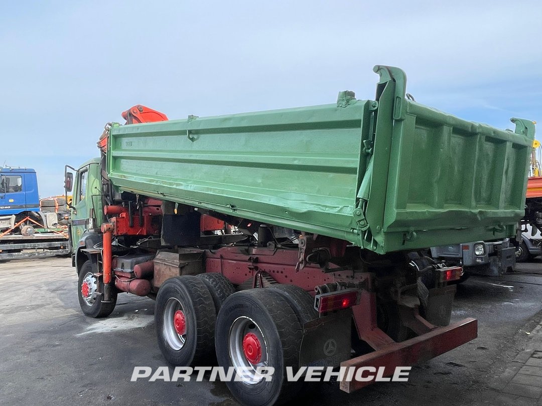 frontLeft : Mercedes 2629 Camion Benne
