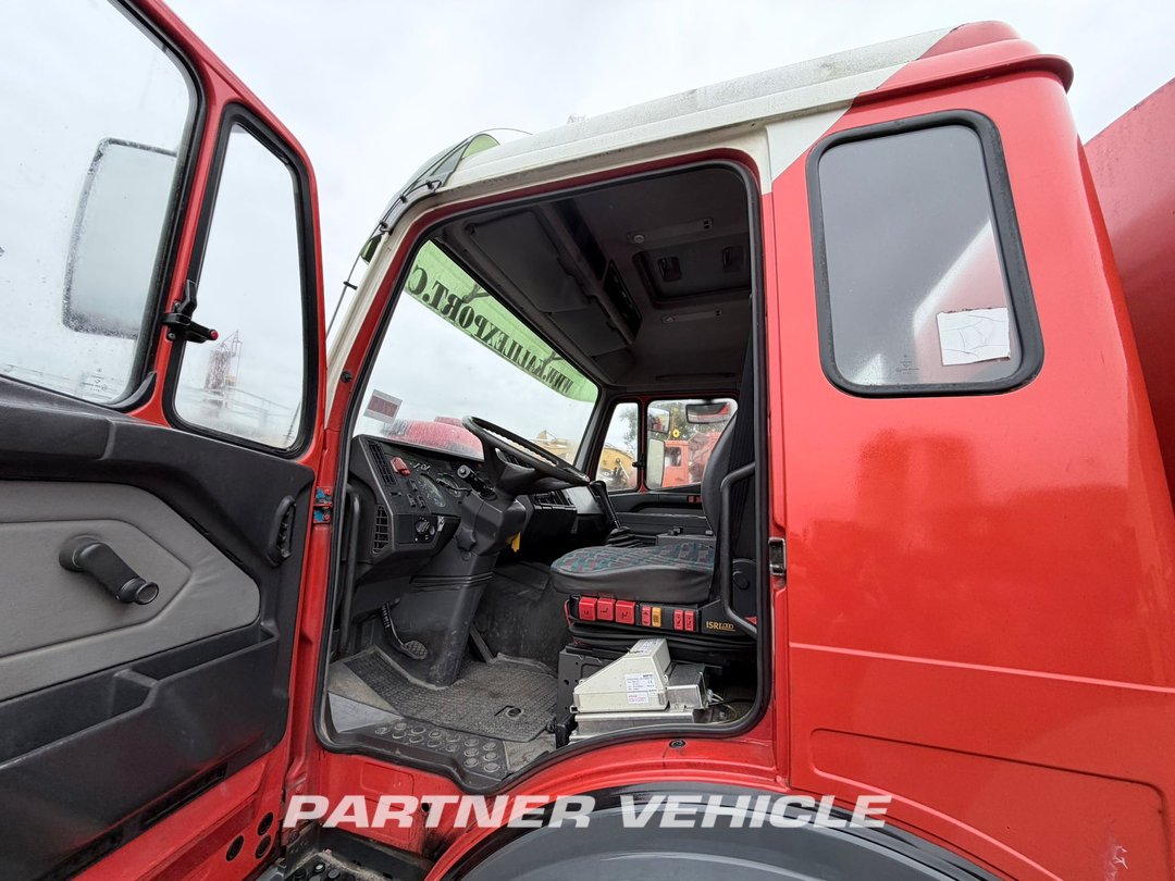 frontLeft : Mercedes SK 1824 Säiliö kuorma-auto