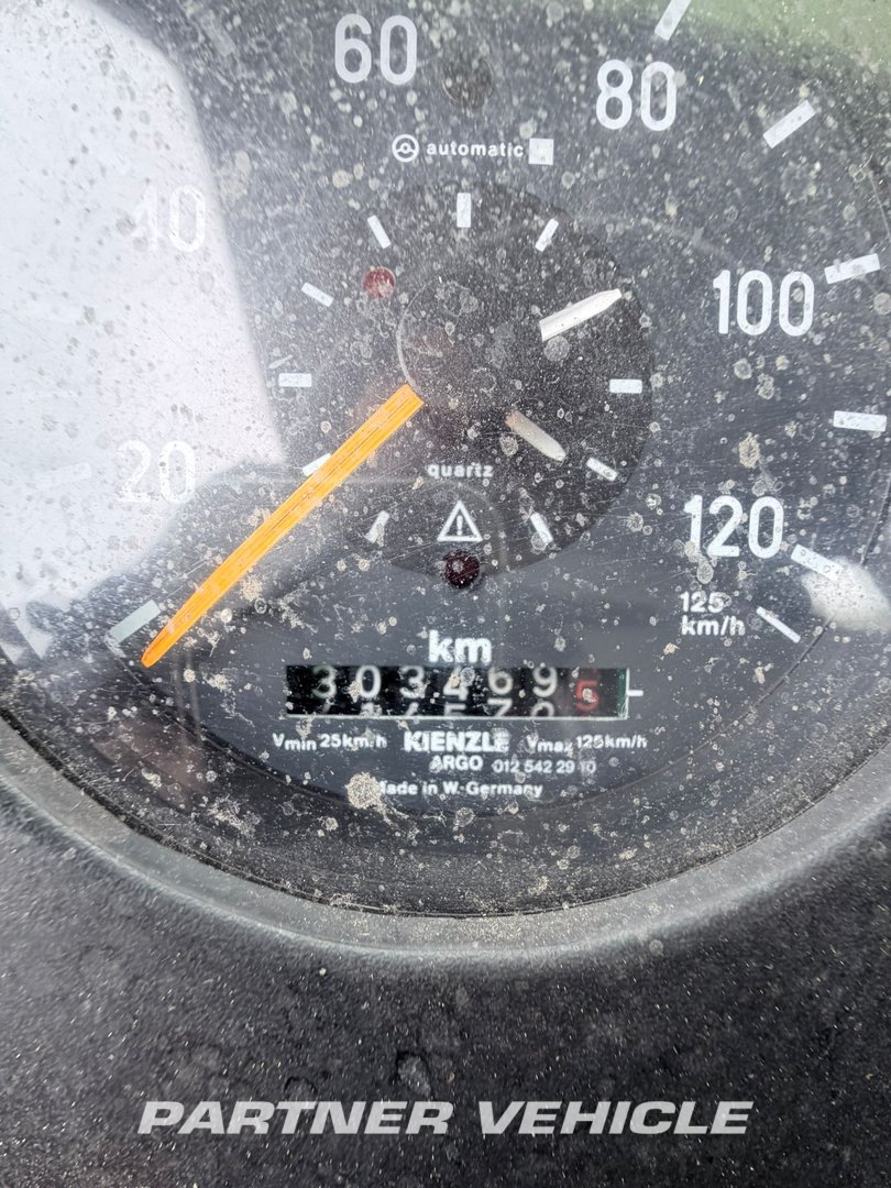 frontLeft : Mercedes SK 1824 Säiliö kuorma-auto