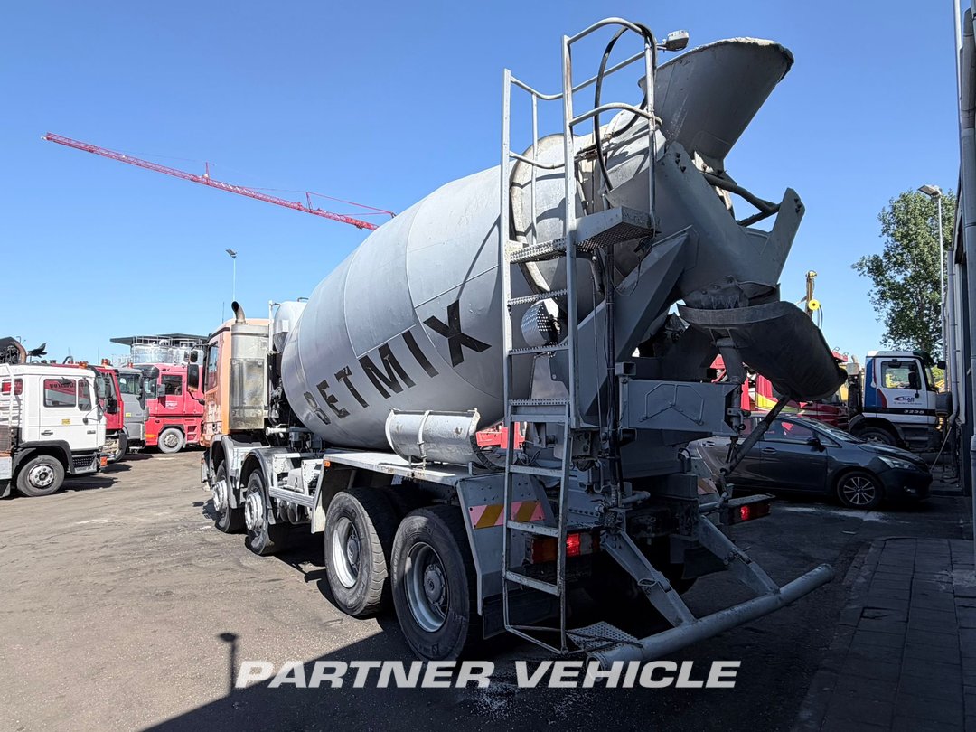 frontLeft : Mercedes Actros 4141 شاحنة خلاطة خرسانة