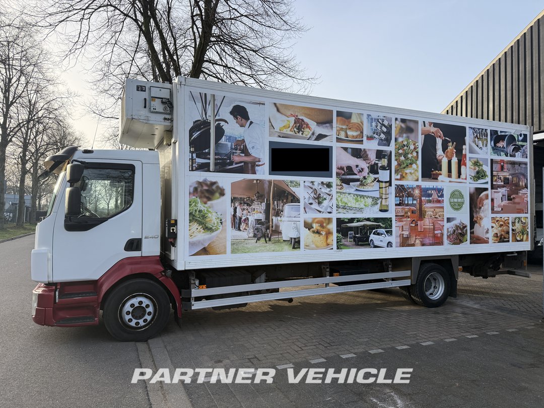 frontLeft : Volvo FL 12 Køle lastbil