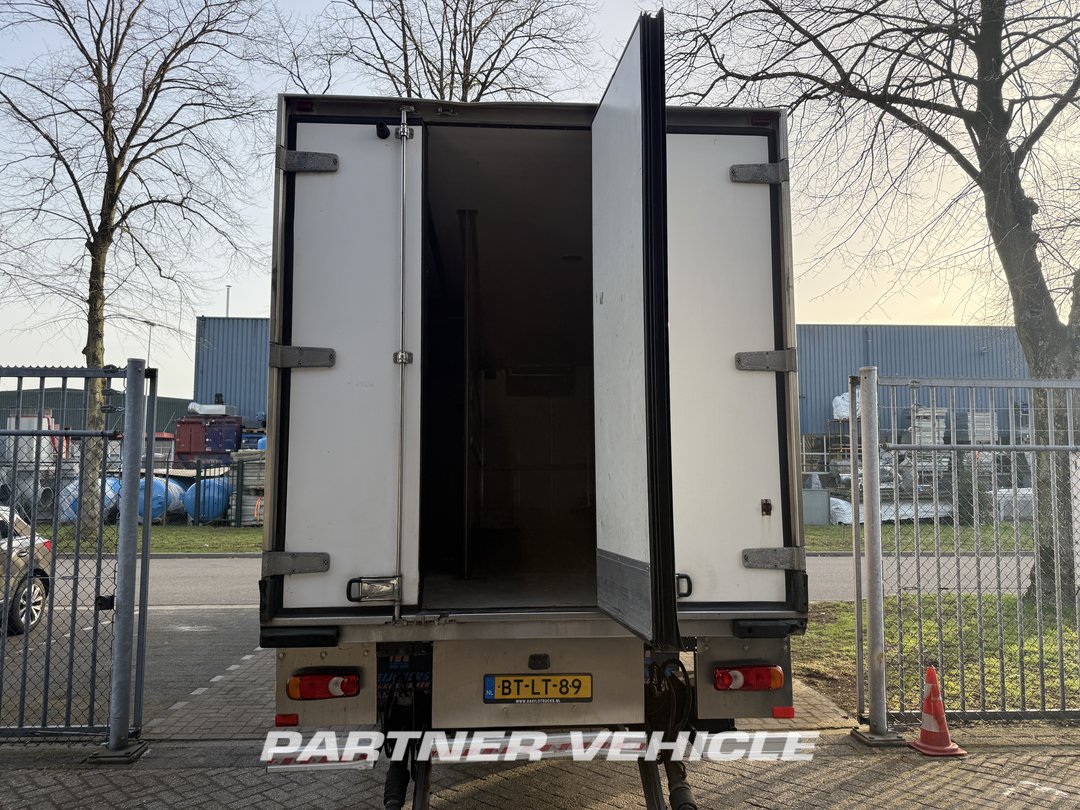 frontLeft : Volvo FL 12 Køle lastbil