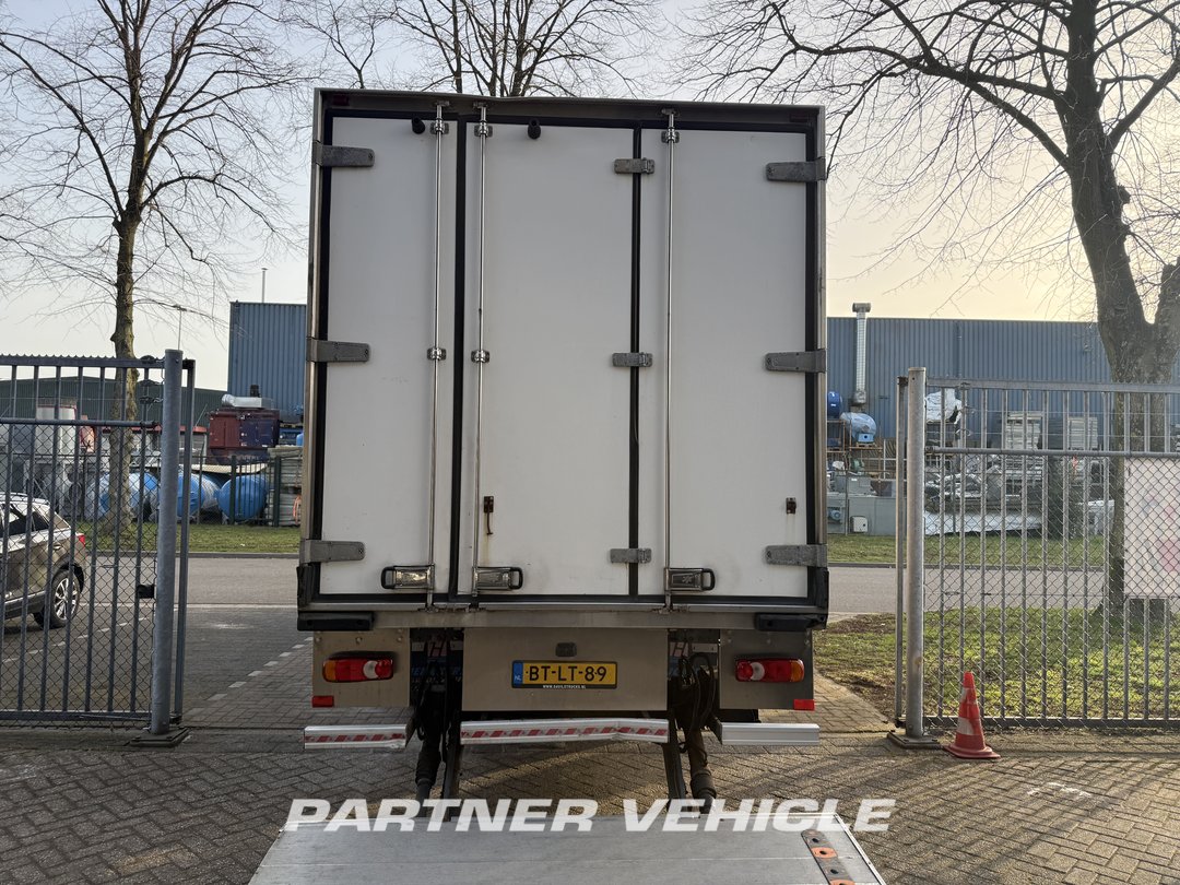 frontLeft : Volvo FL 12 Køle lastbil