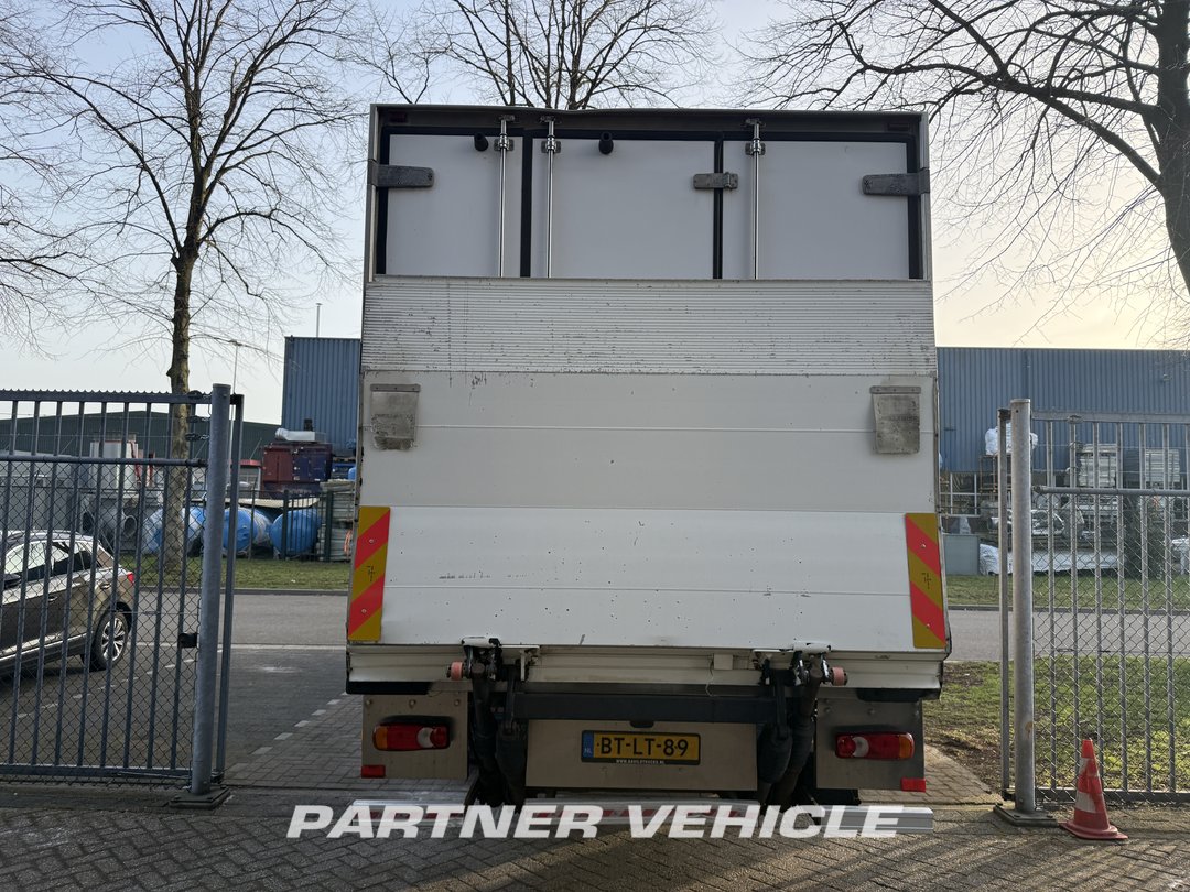 frontLeft : Volvo FL 12 Køle lastbil
