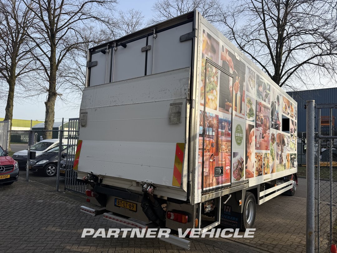 frontLeft : Volvo FL 12 Køle lastbil