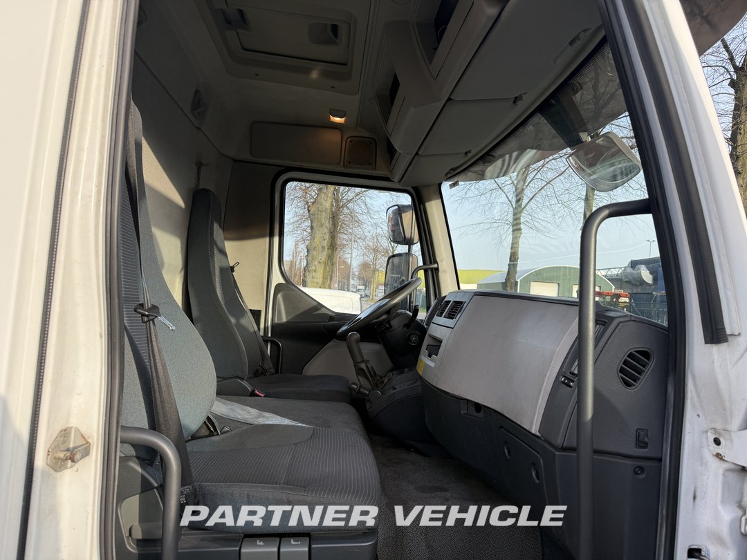 frontLeft : Volvo FL 12 Køle lastbil