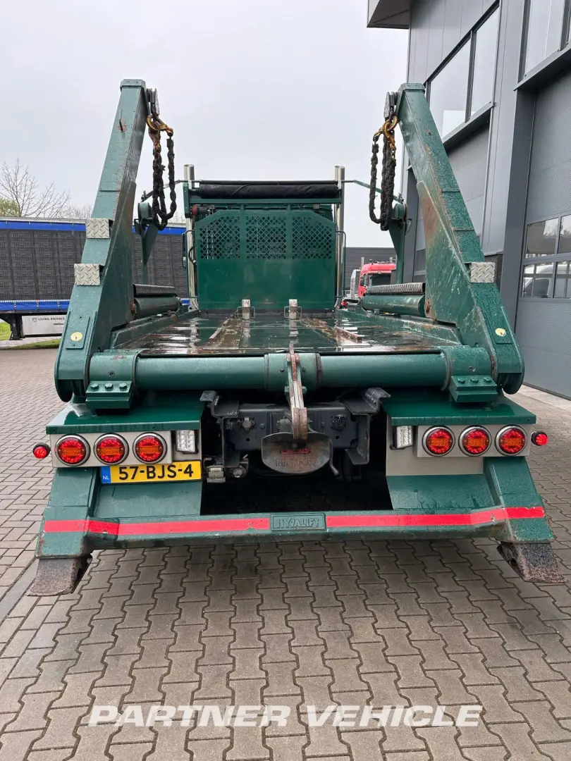 frontLeft : MAN TGS 28.460 Chain system