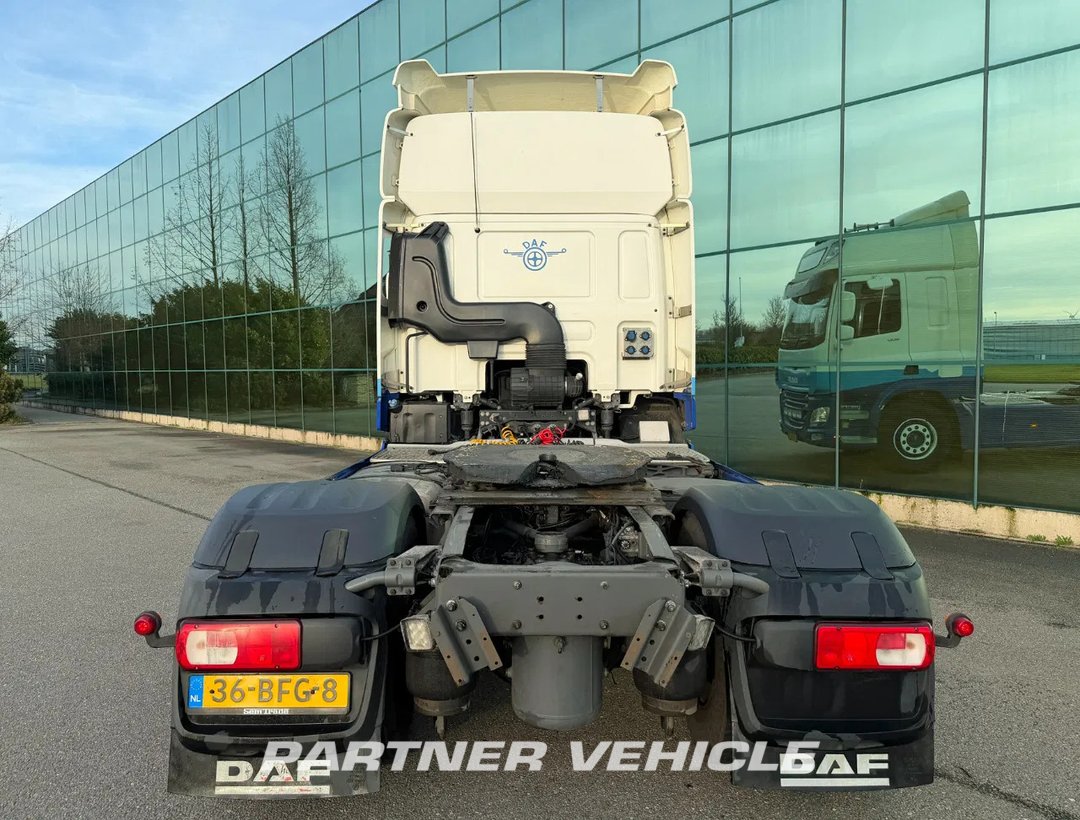 frontLeft : DAF CF 400 Vetopöytäauto