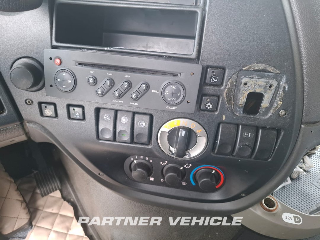 frontLeft : DAF XF105.460 Dragbil