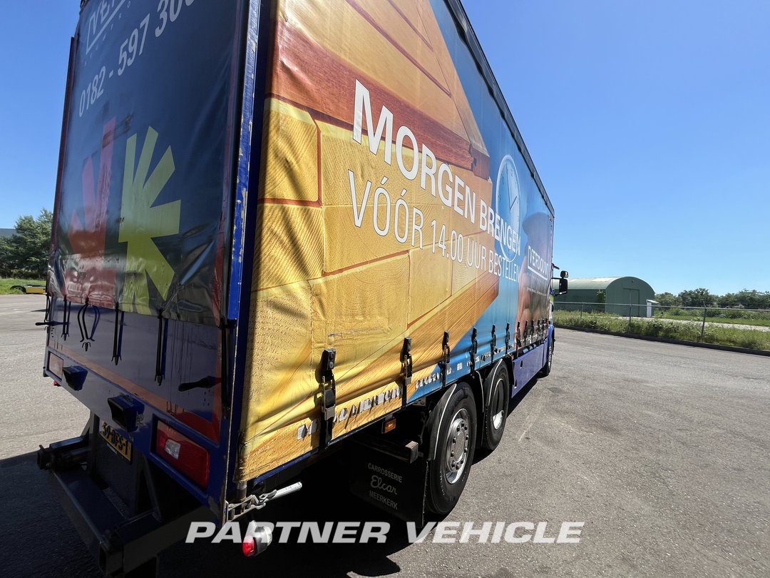 frontLeft : Scania G410 LKW mit Kofferaufbau