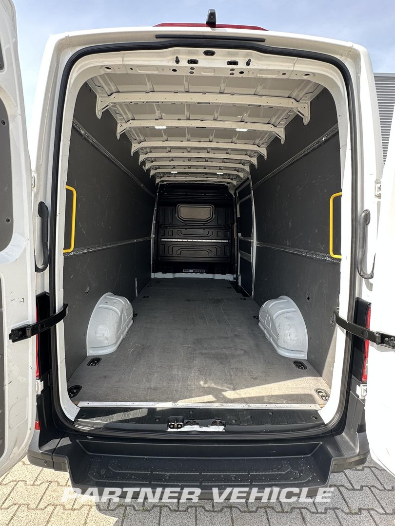 frontLeft : MAN TGE 3.140 Gesloten bestelwagen