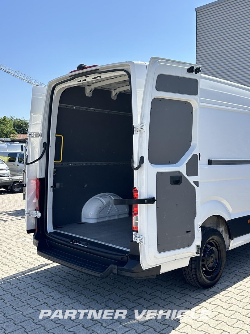 frontLeft : MAN TGE 3.140 Gesloten bestelwagen