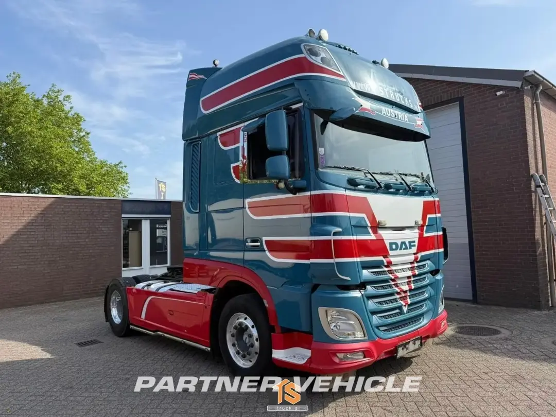 frontLeft : DAF XF 460 Trækker