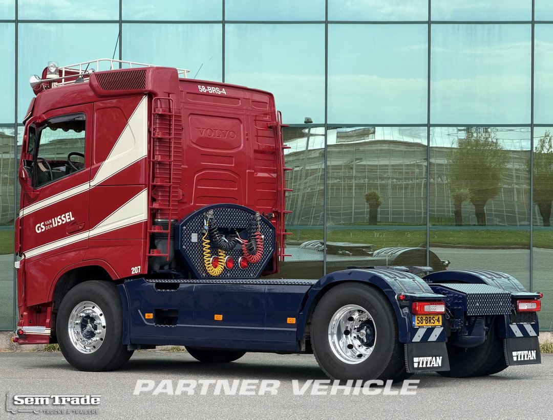 frontLeft : Volvo FH 420 Влекач