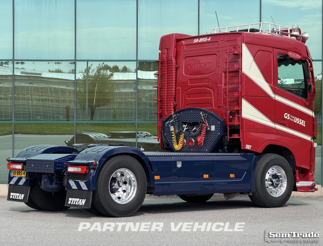frontLeft : Volvo FH 420 Влекач