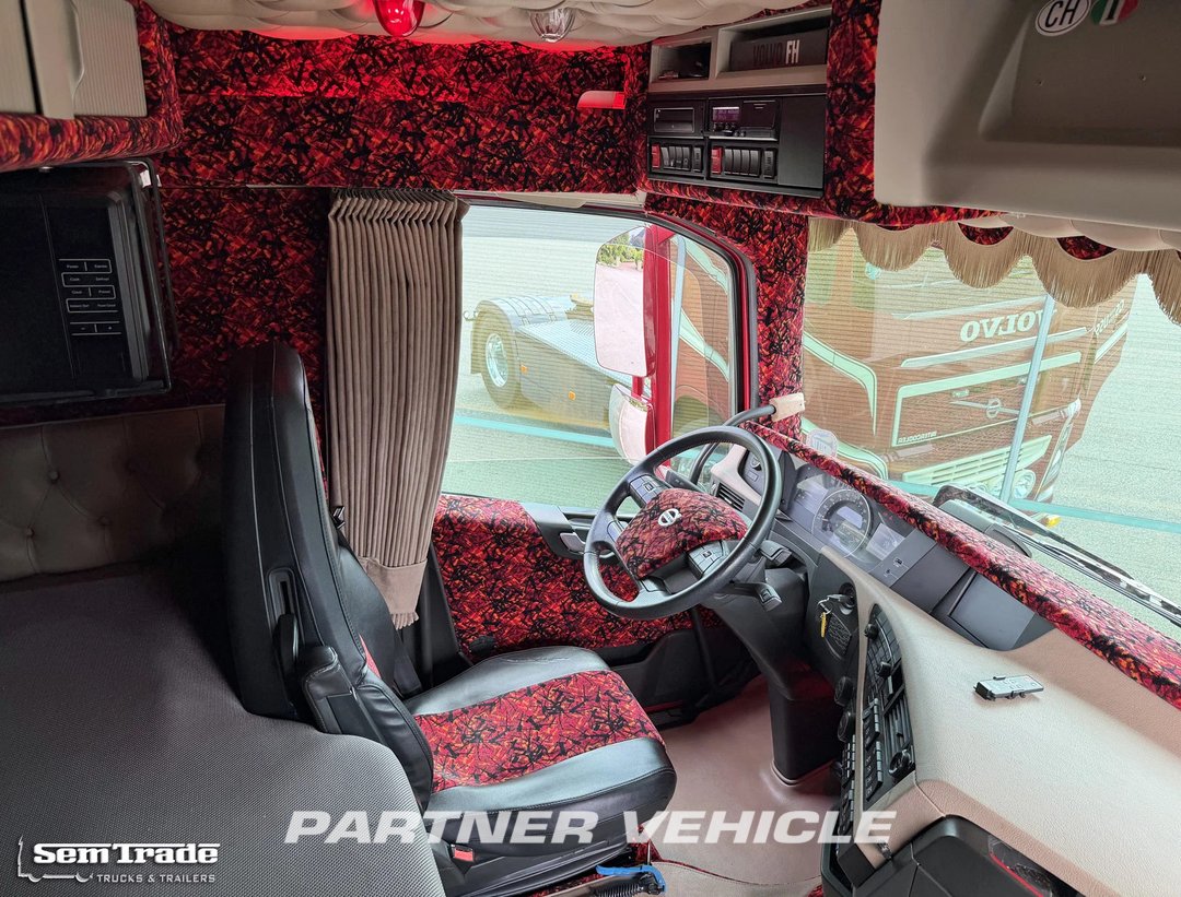frontLeft : Volvo FH 420 Влекач
