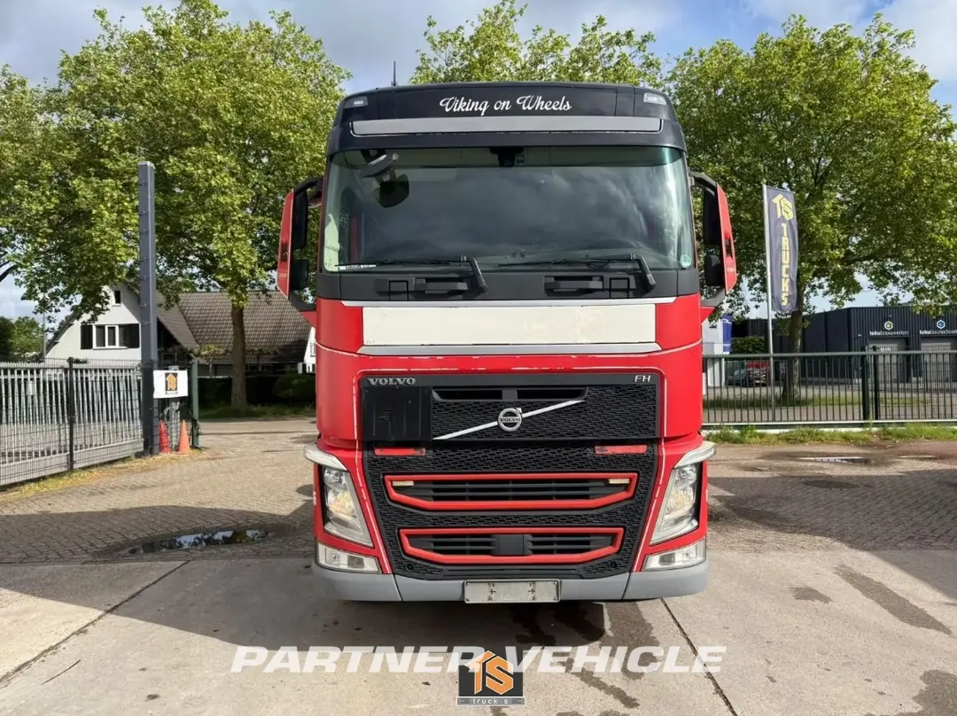 frontLeft : Volvo FH 460 Trekker
