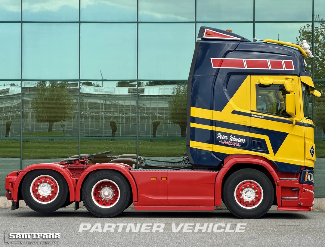 frontLeft : Scania R560 Trækker