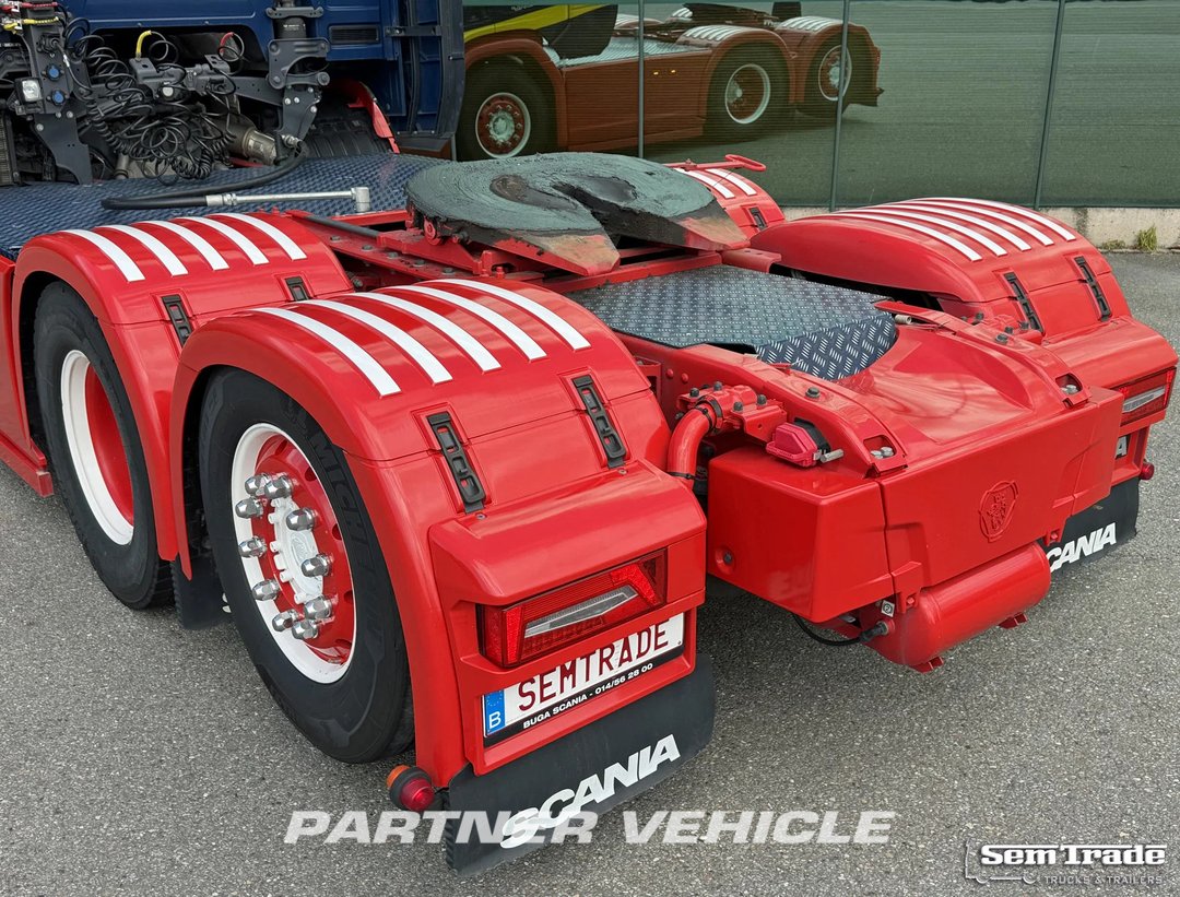 frontLeft : Scania R560 Trækker