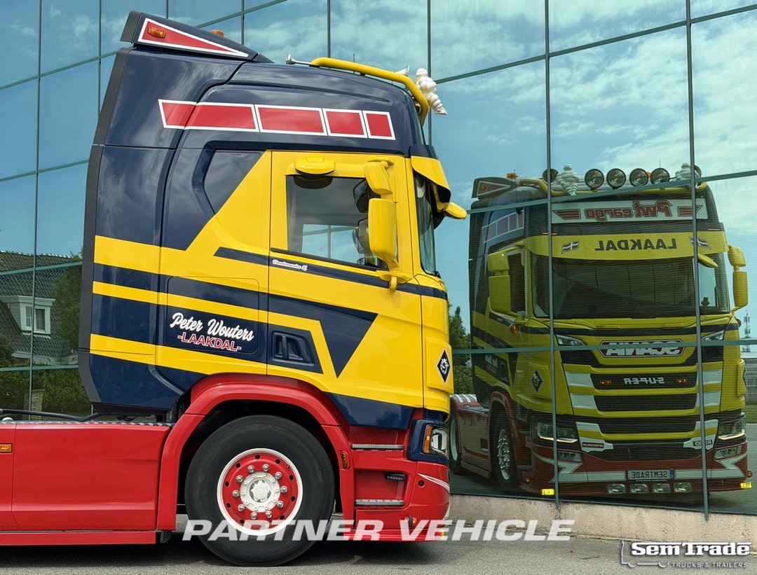 frontLeft : Scania R560 Trækker