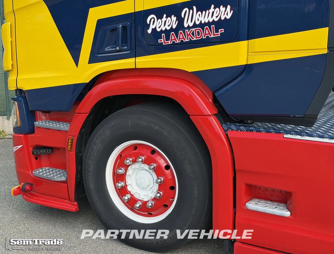 frontLeft : Scania R560 Trækker