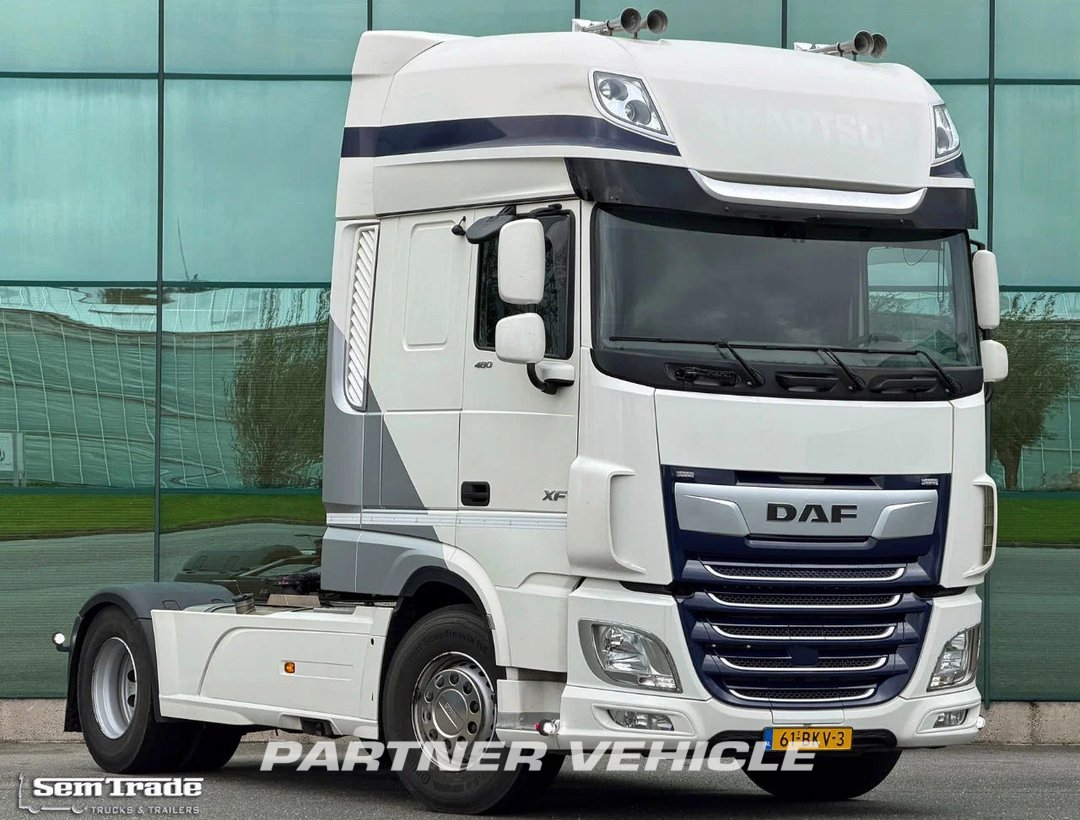 frontLeft : DAF XF 480 tegljač