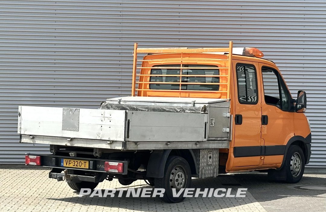 frontLeft : Iveco Daily 35S11 Kiper