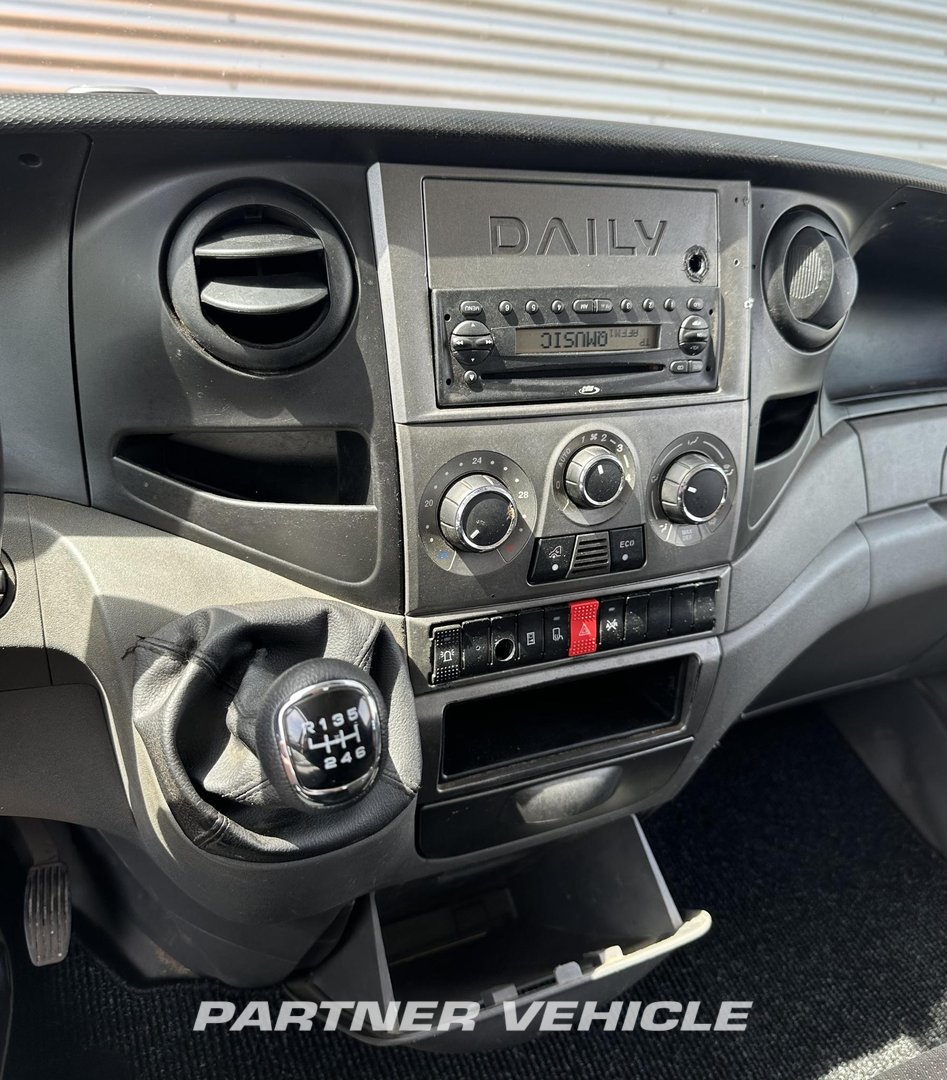 frontLeft : Iveco Daily 35S11 Kiper