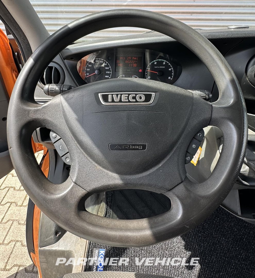 frontLeft : Iveco Daily 35S11 Kiper
