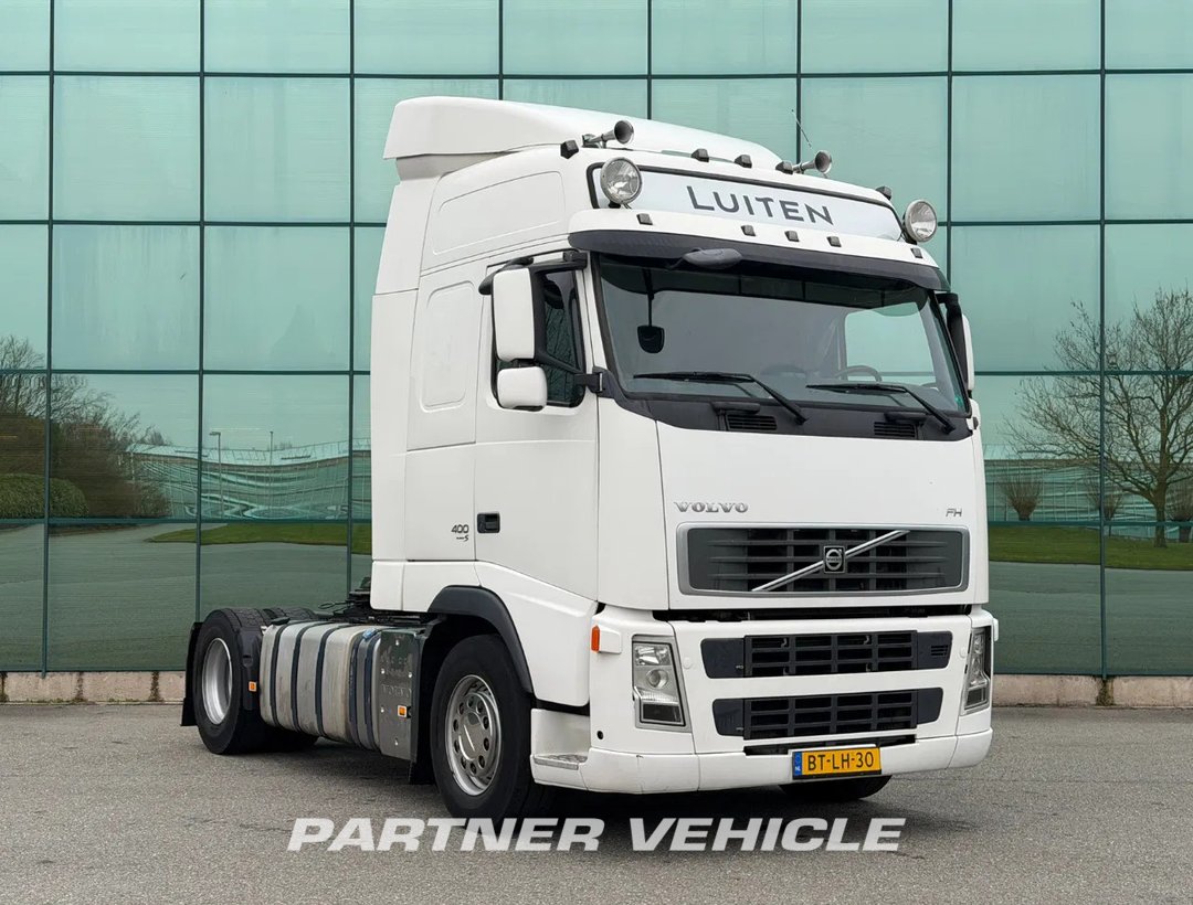 frontLeft : Volvo FH 400 tegljač