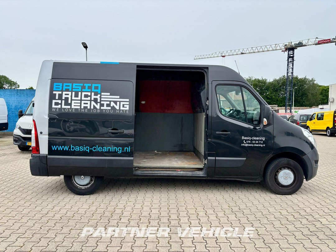 frontLeft : Renault Master 165PK Furgone chiuso