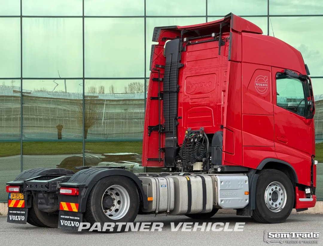 frontLeft : Volvo FH 420 Влекач