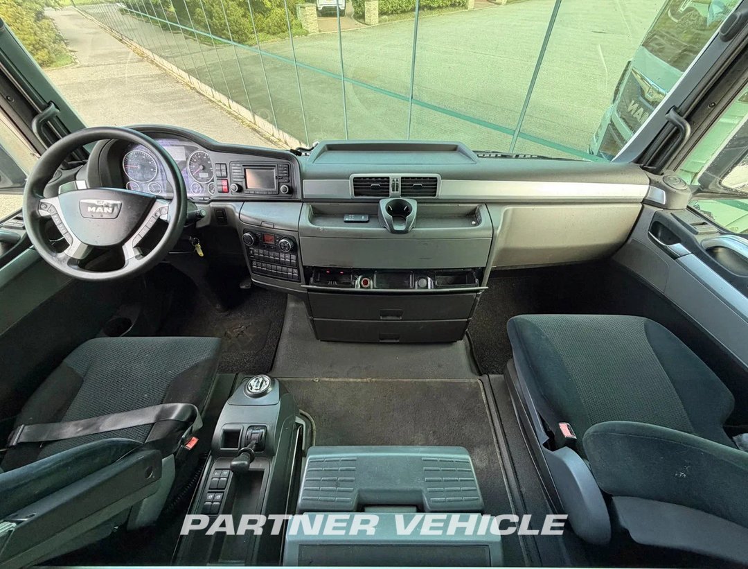 frontLeft : MAN TGX 18.440 Влекач