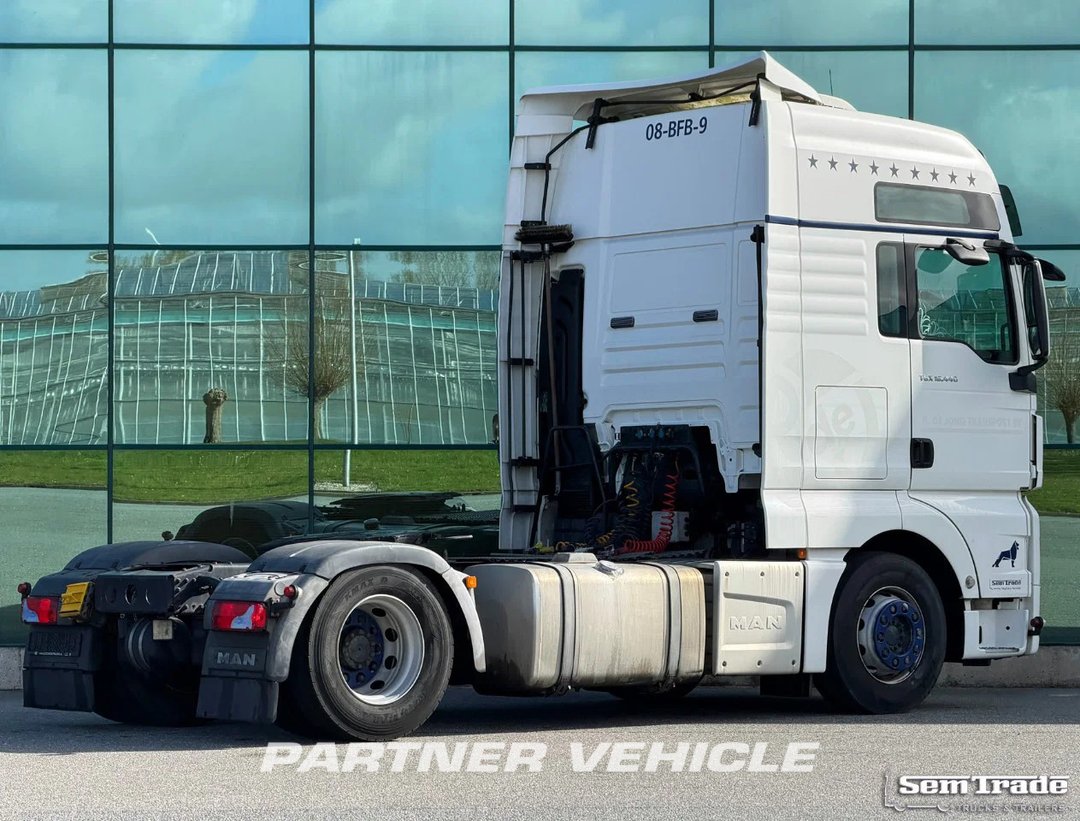 frontLeft : MAN TGX 18.440 Влекач