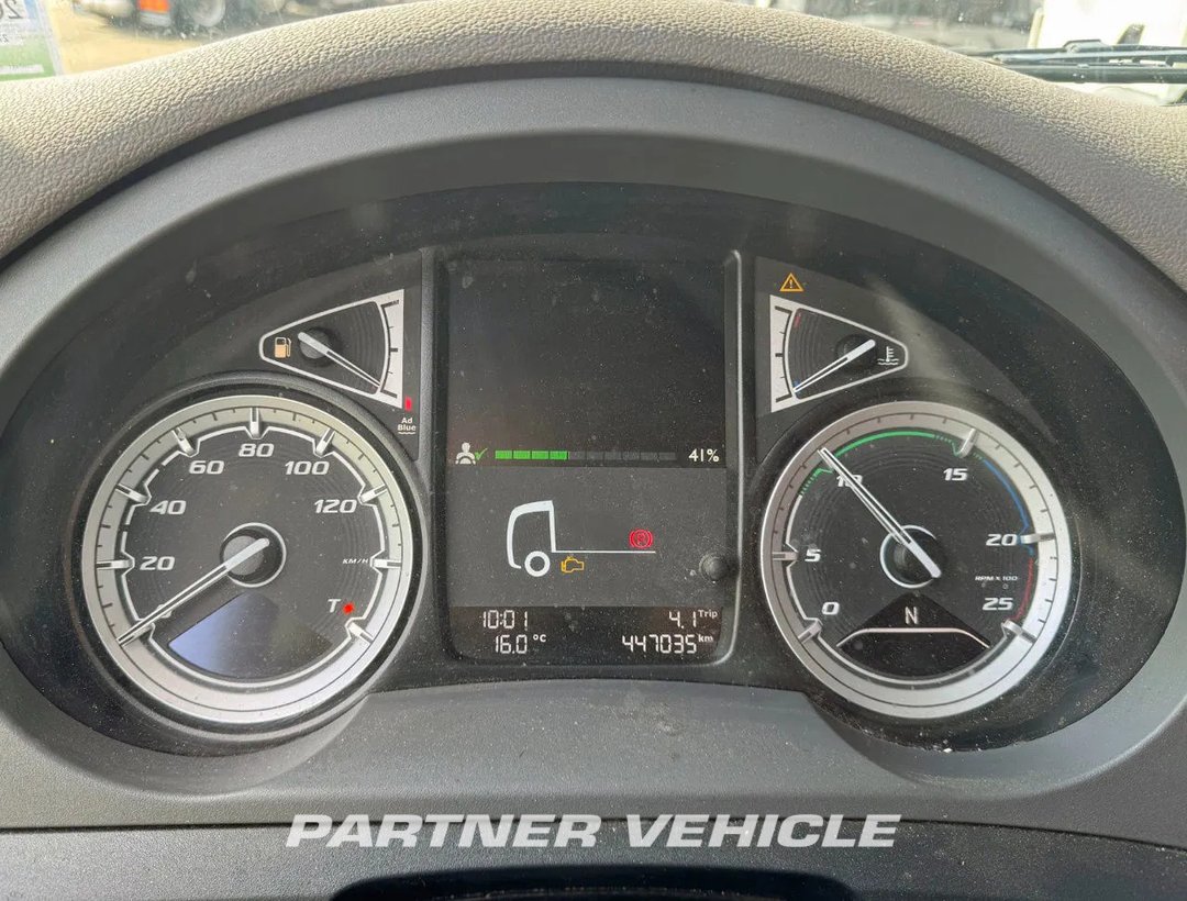 frontLeft : DAF CF 450 Tractor Unit