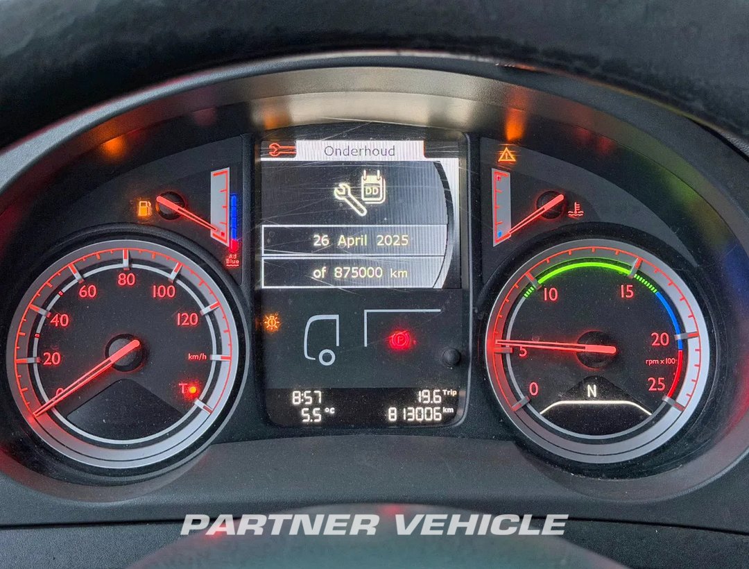 frontLeft : DAF CF 370 وحدات الجر