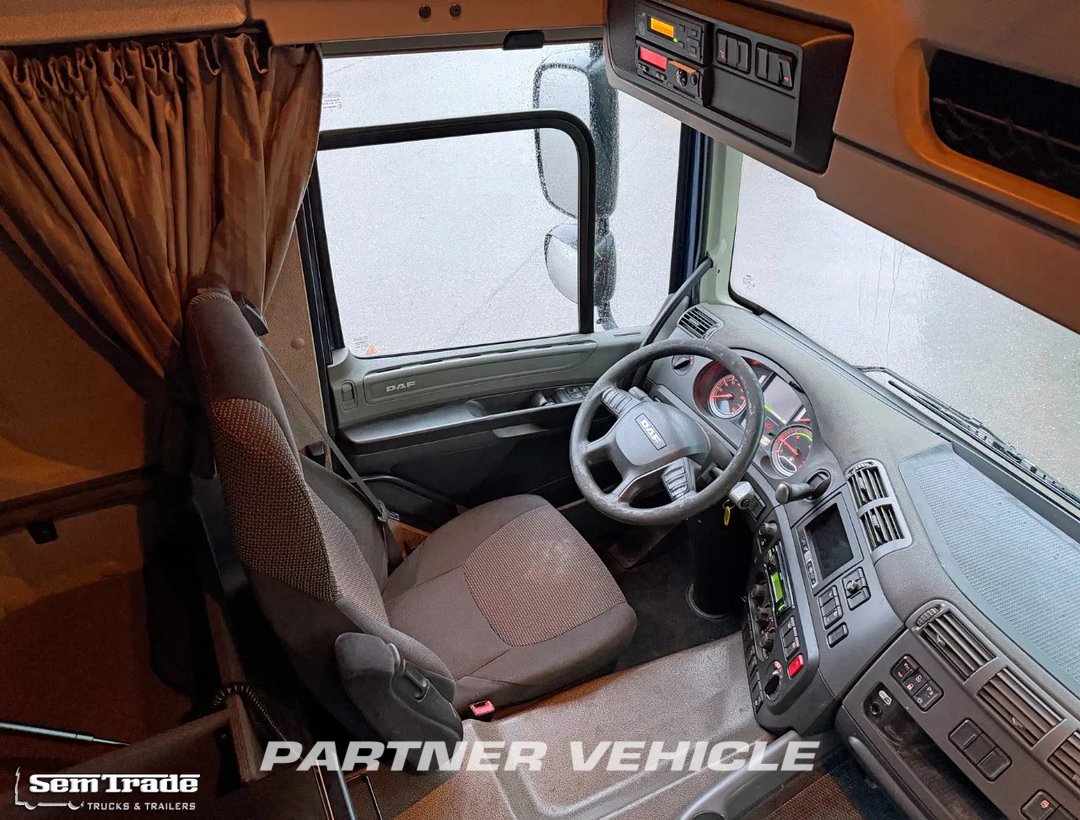 frontLeft : DAF CF 370 وحدات الجر