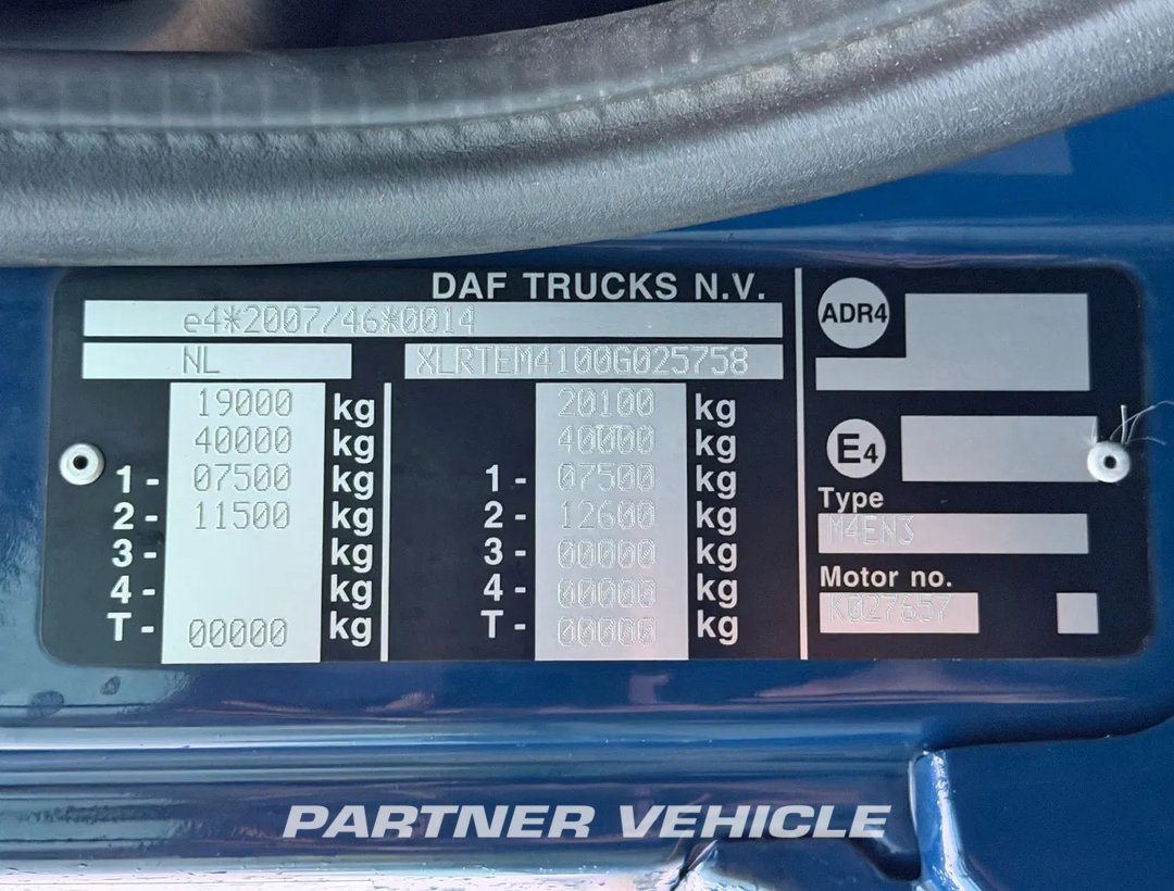 frontLeft : DAF CF 370 وحدات الجر
